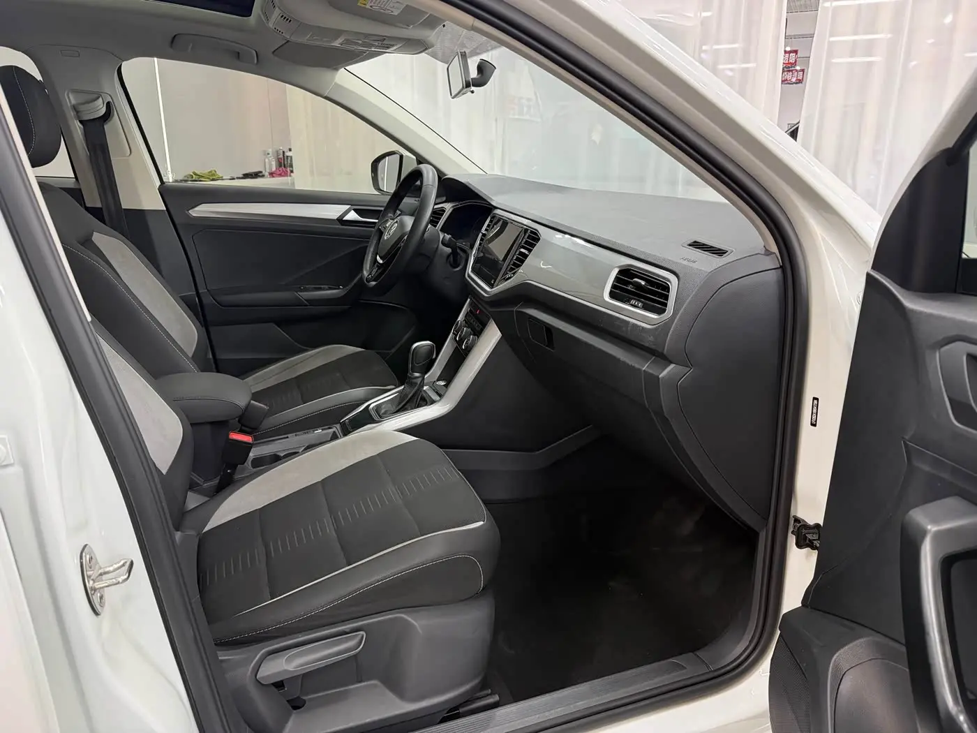 Volkswagen T-ROC 2022 — Şəkil 9/18