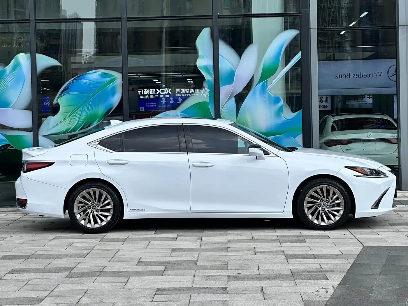 Lexus ES 2019 — Photo 4/20