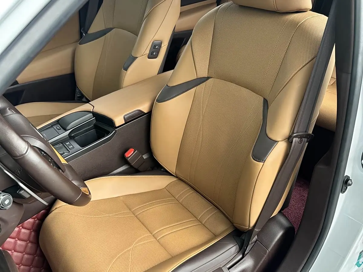 Lexus ES 2019 — Photo 18/20