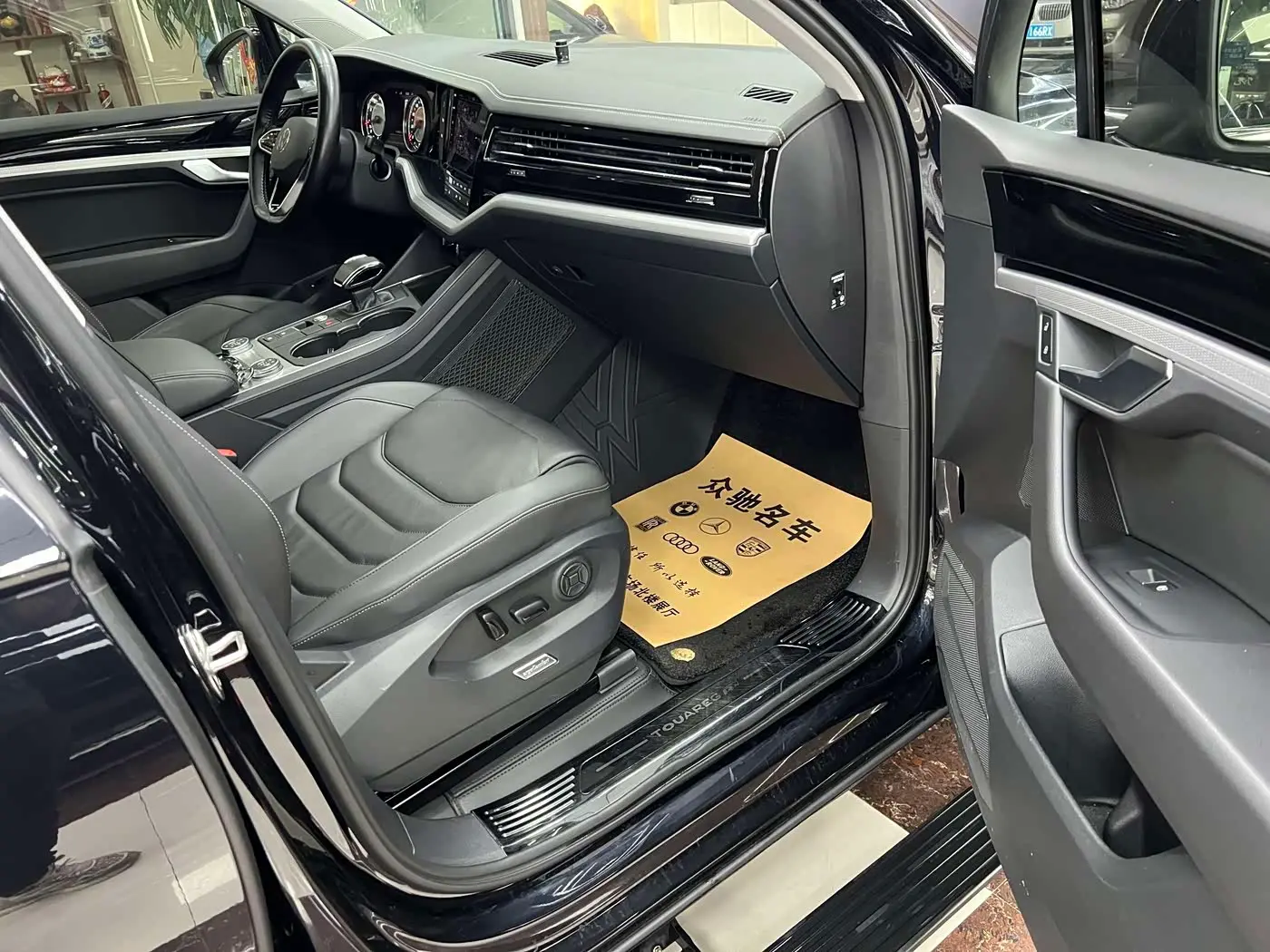 Volkswagen Touareg 2022 — Şəkil 6/9