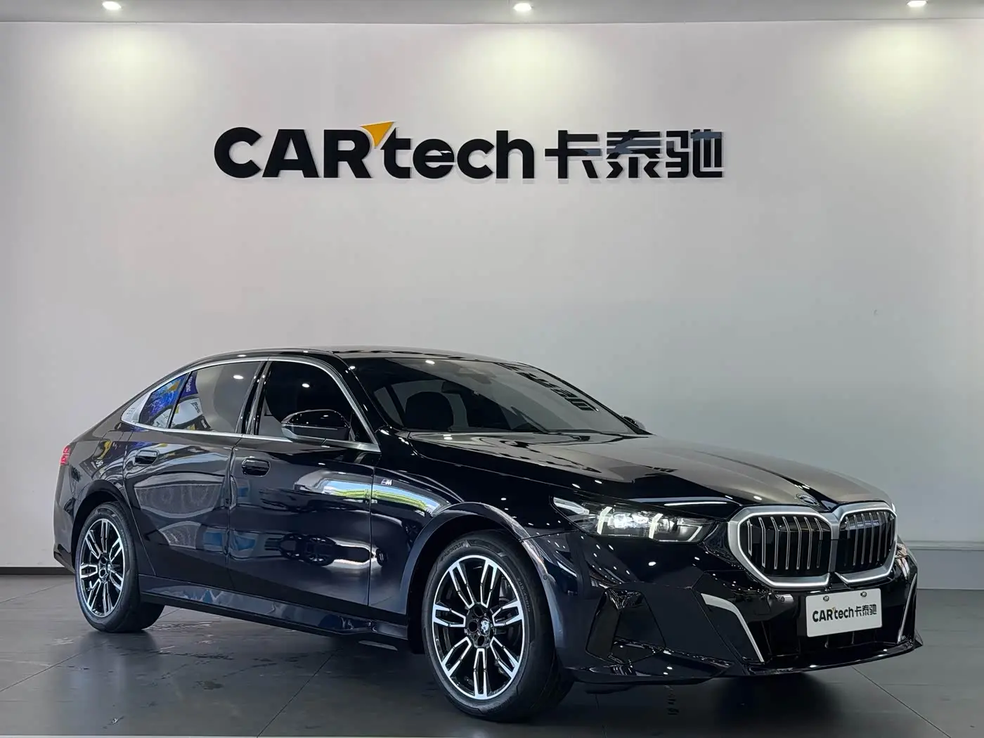 BMW 5 Series 2025 — Фото 3/20