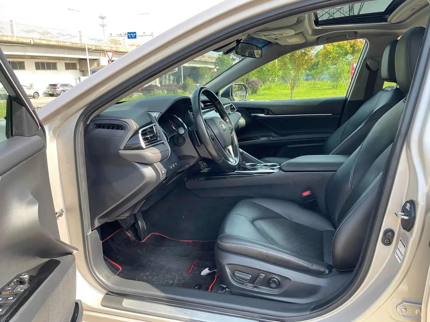Toyota Camry 2019 — Şəkil 6/15