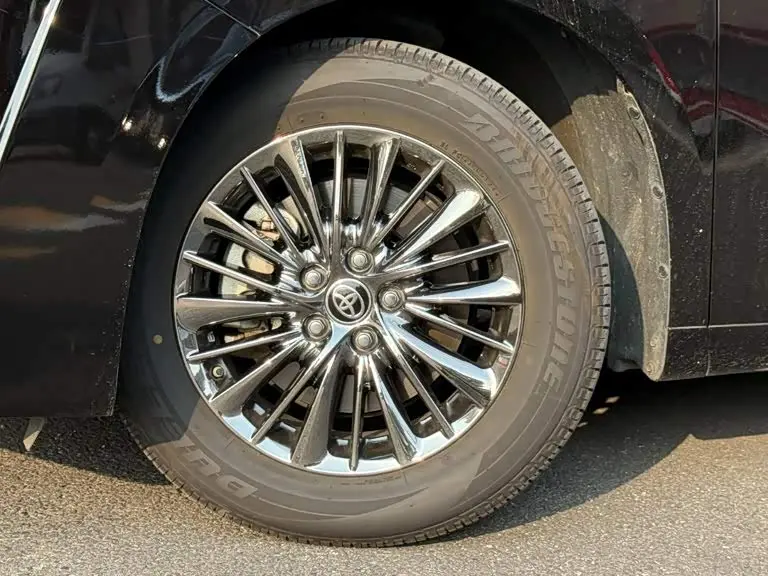 Toyota Vellfire 2019 — Photo 13/13