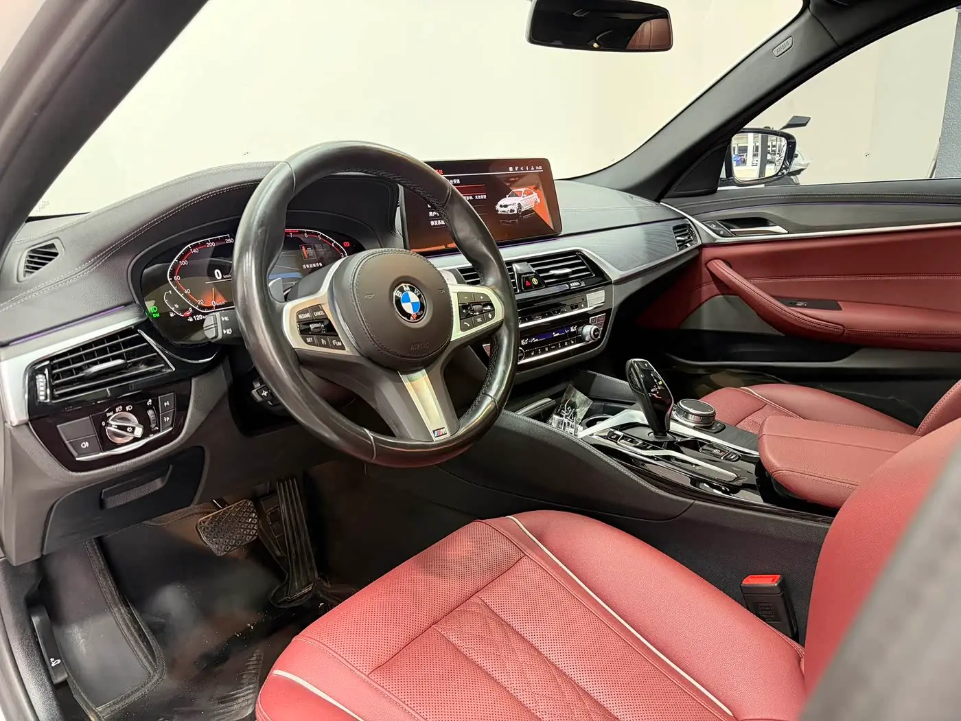 BMW 5 Series 2022 — Фото 10/14