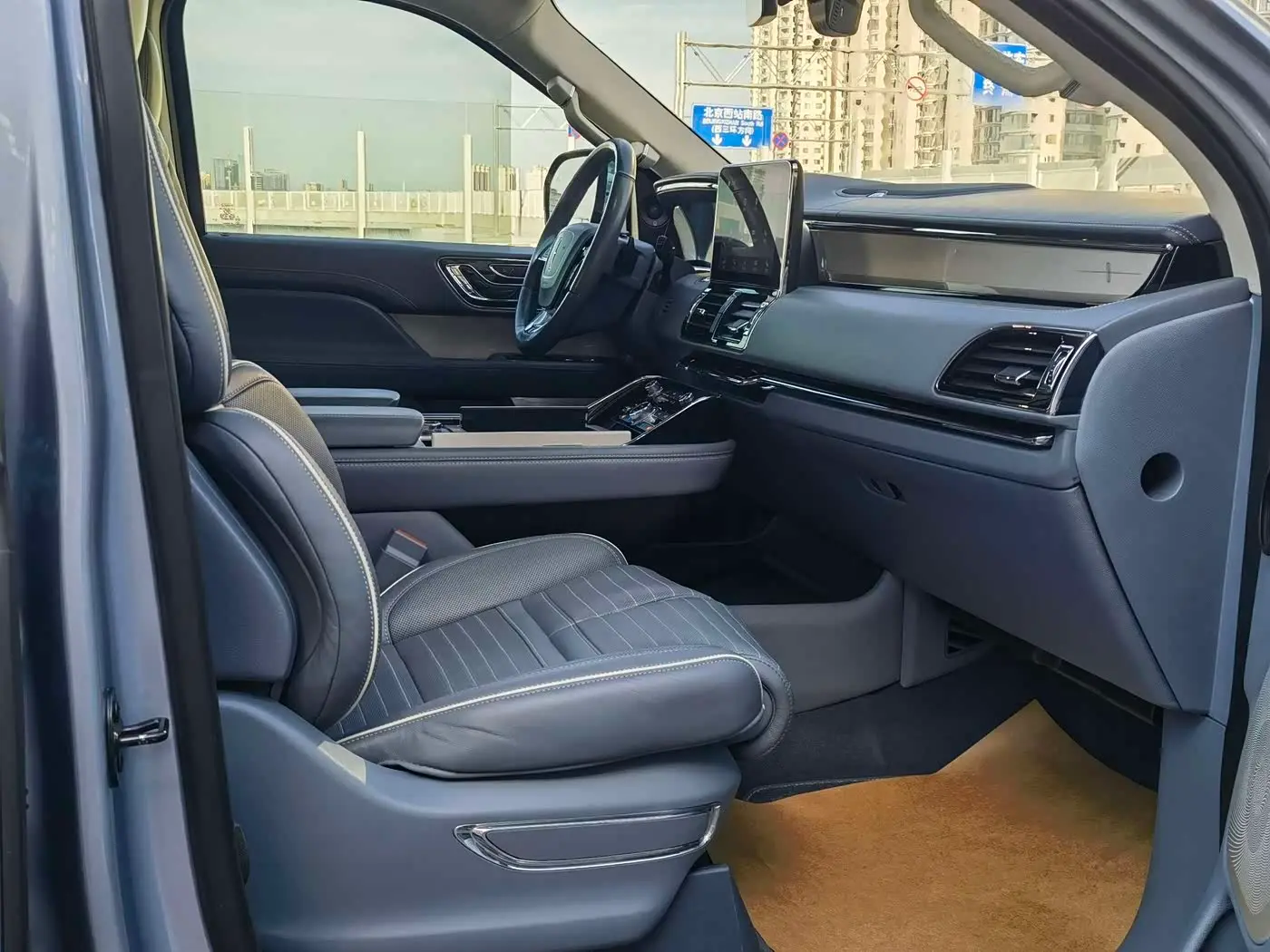 Lincoln Navigator 2019 — Фото 11/20