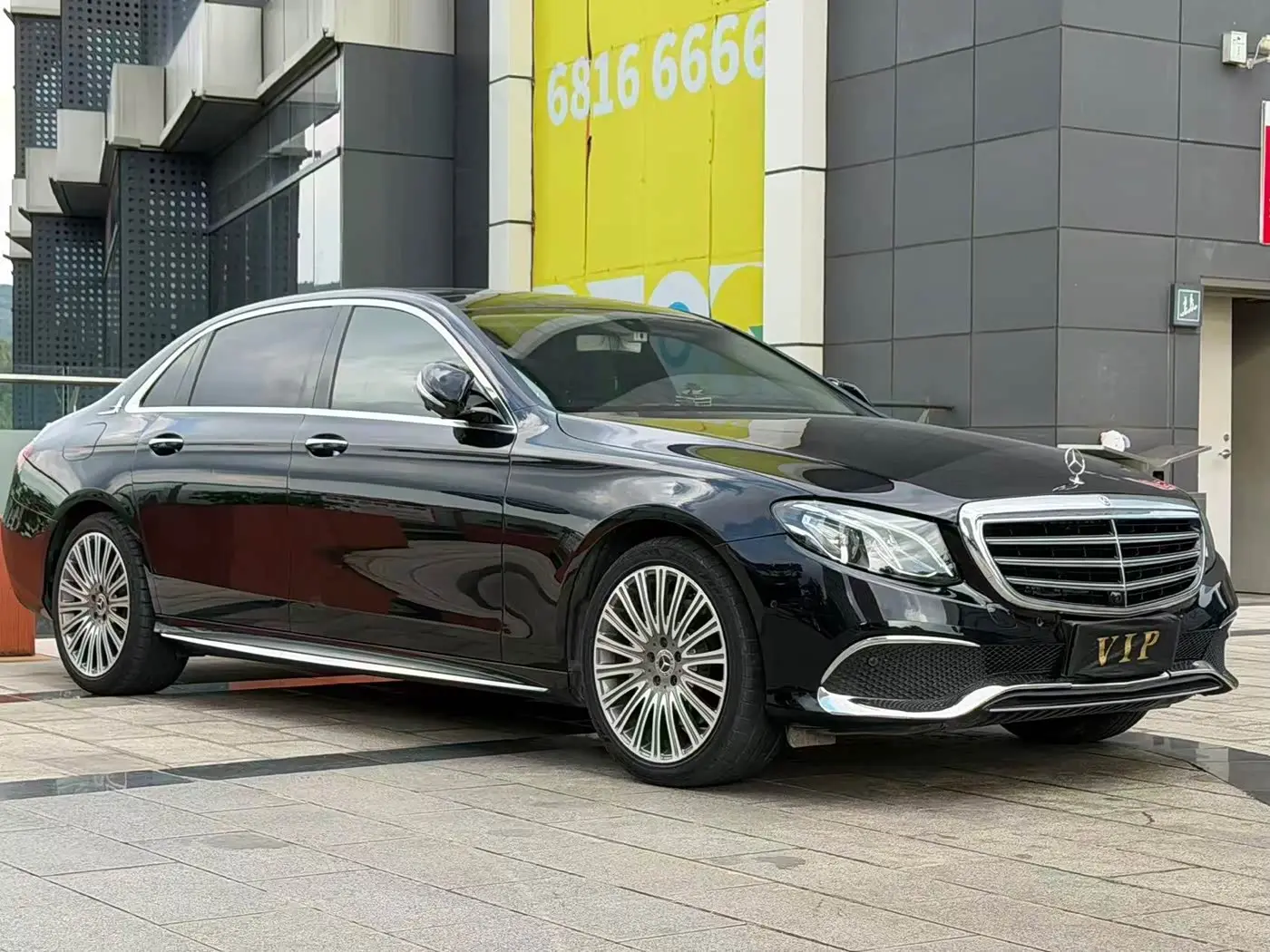 Mercedes-Benz E-Class 2019 — Photo 3/9