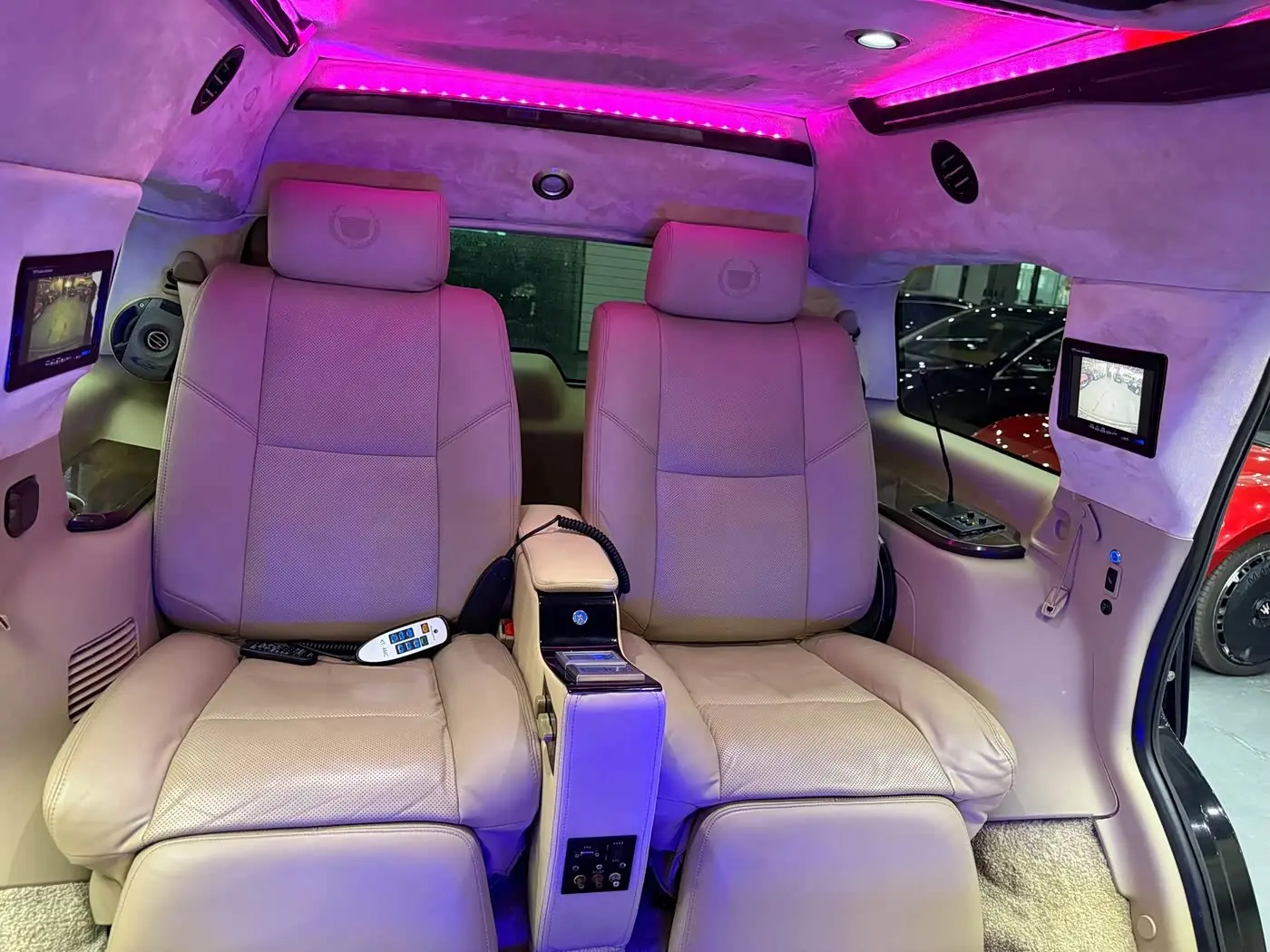 Cadillac Escalade 2010 — Photo 11/20