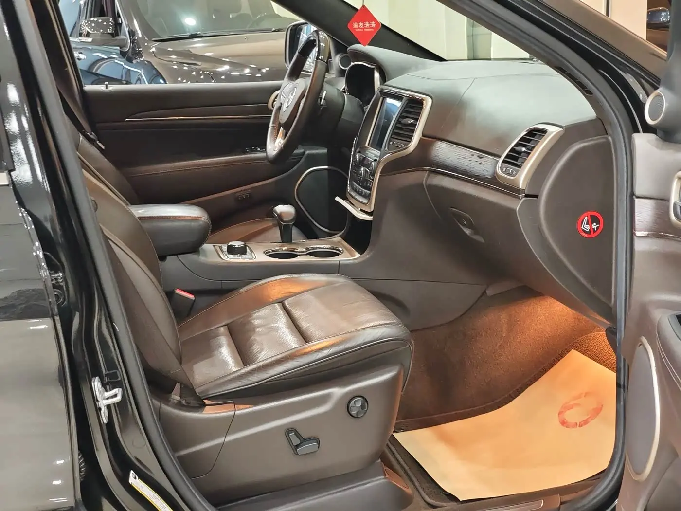 Jeep Grand Cherokee 2014 — Фото 14/20