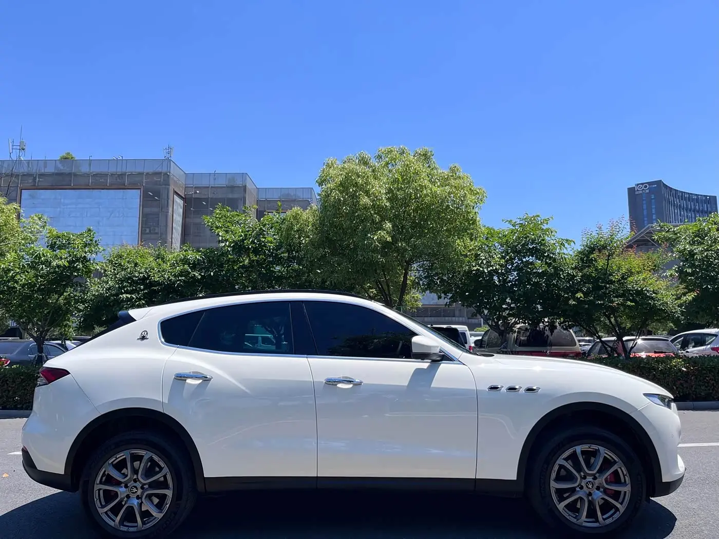 Maserati Levante 2022 — Şəkil 7/9
