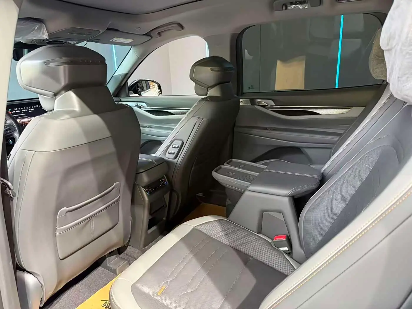 Ford Edge 2024 — Photo 10/12