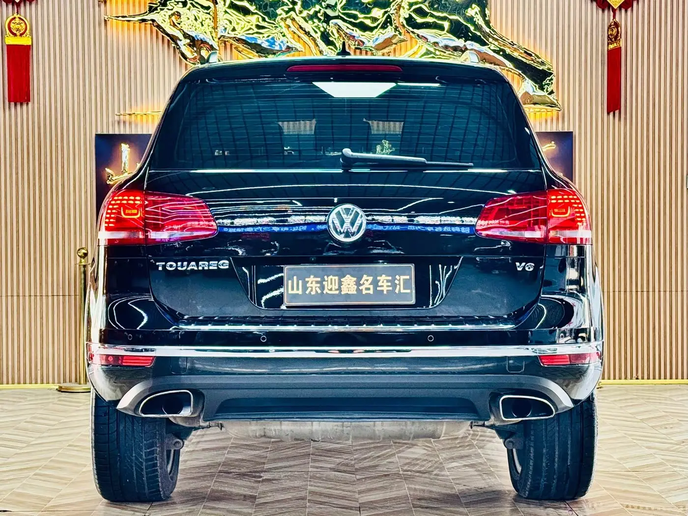 Volkswagen Touareg 2018 — ფოტო 17/18