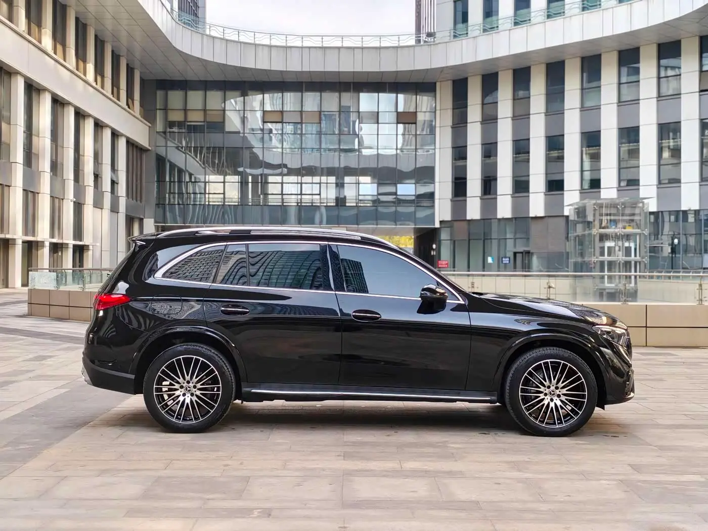 Mercedes-Benz GLC 2024 — Фото 5/20