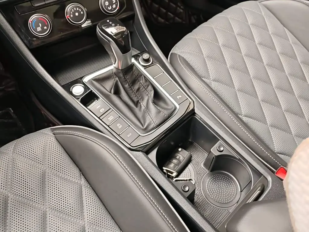 Volkswagen Sagitar 2022 — Photo 14/20