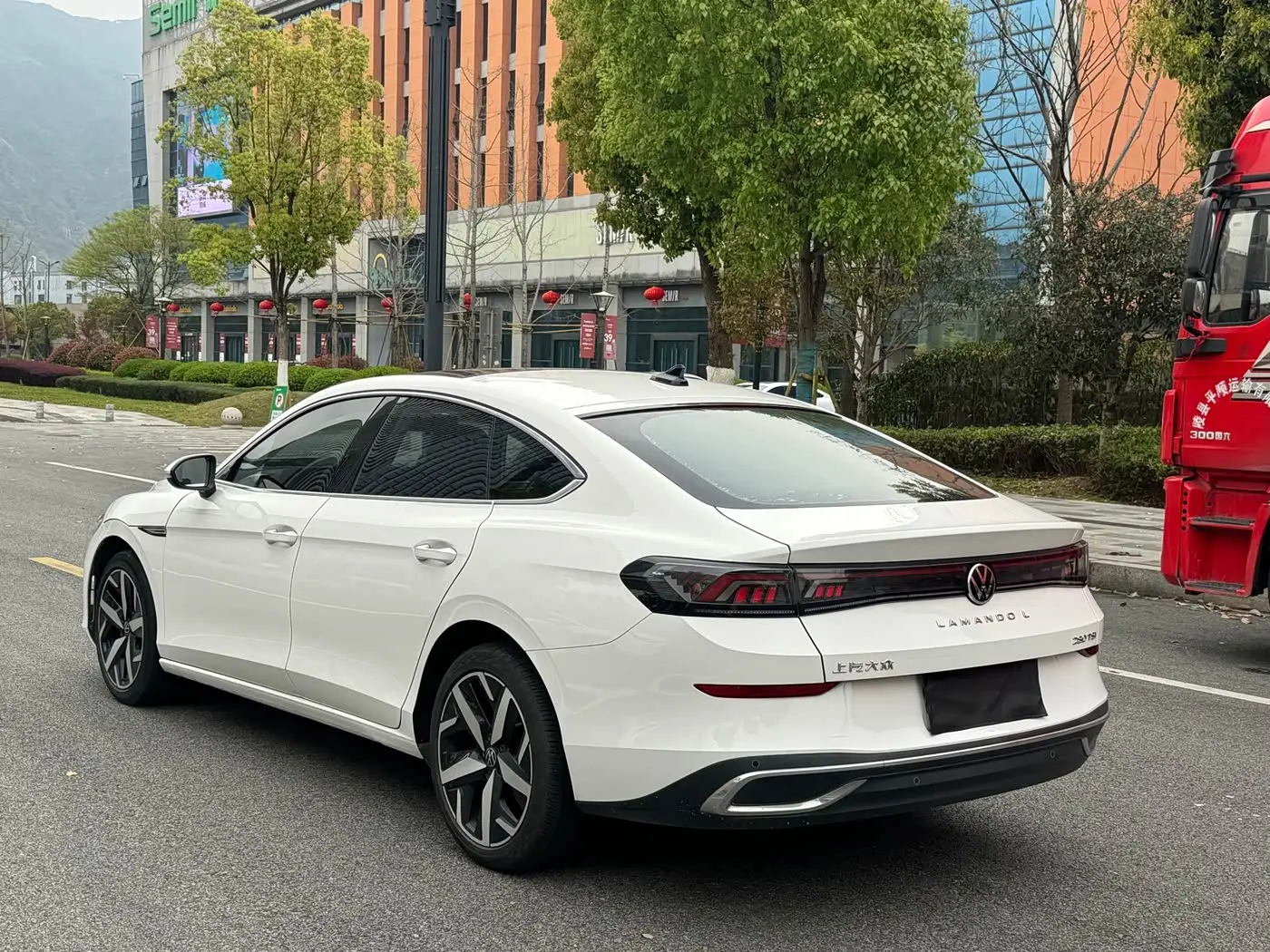 Volkswagen Lamando 2023 — Photo 13/17