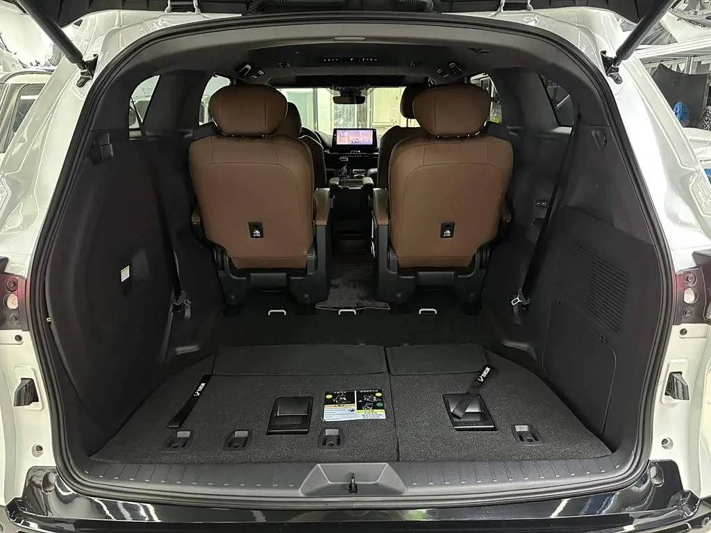 Toyota Sienna 2025 — Şəkil 4/20