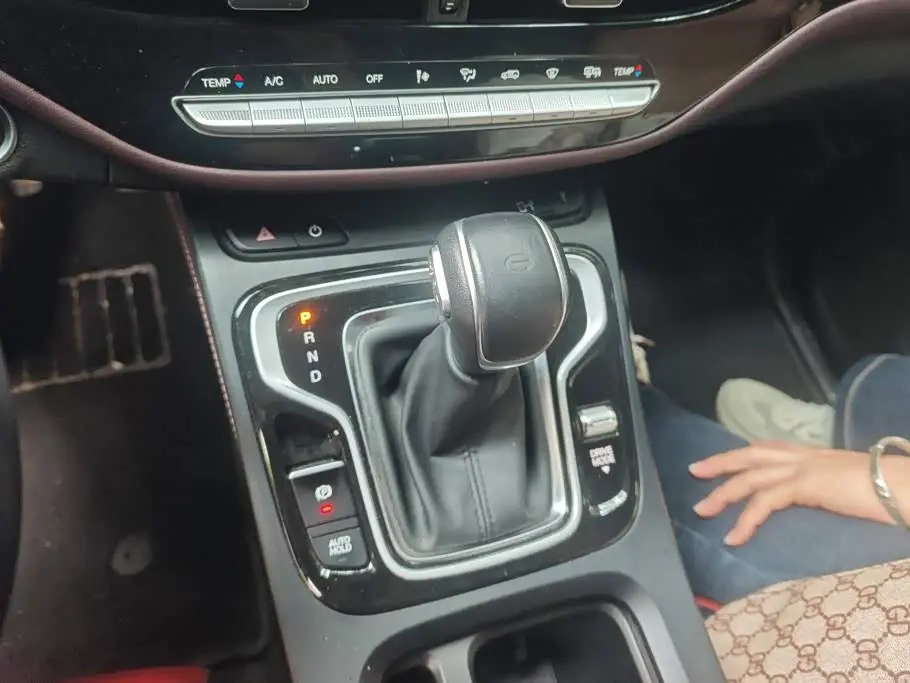 GAC Trumpchi Trumpchi M6 2022 — Şəkil 16/16