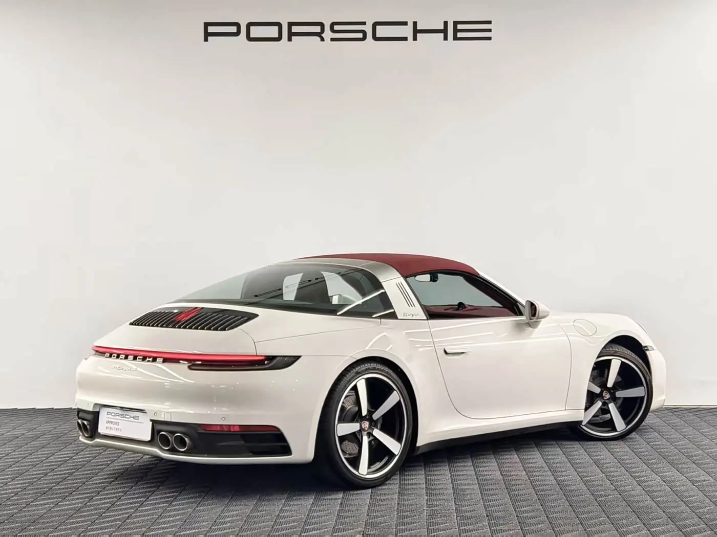 Porsche 911 2022 — Фото 5/11
