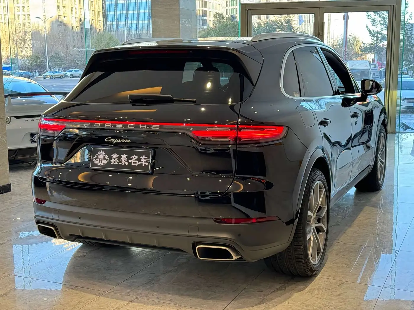 Porsche Cayenne 2022 — Photo 18/18