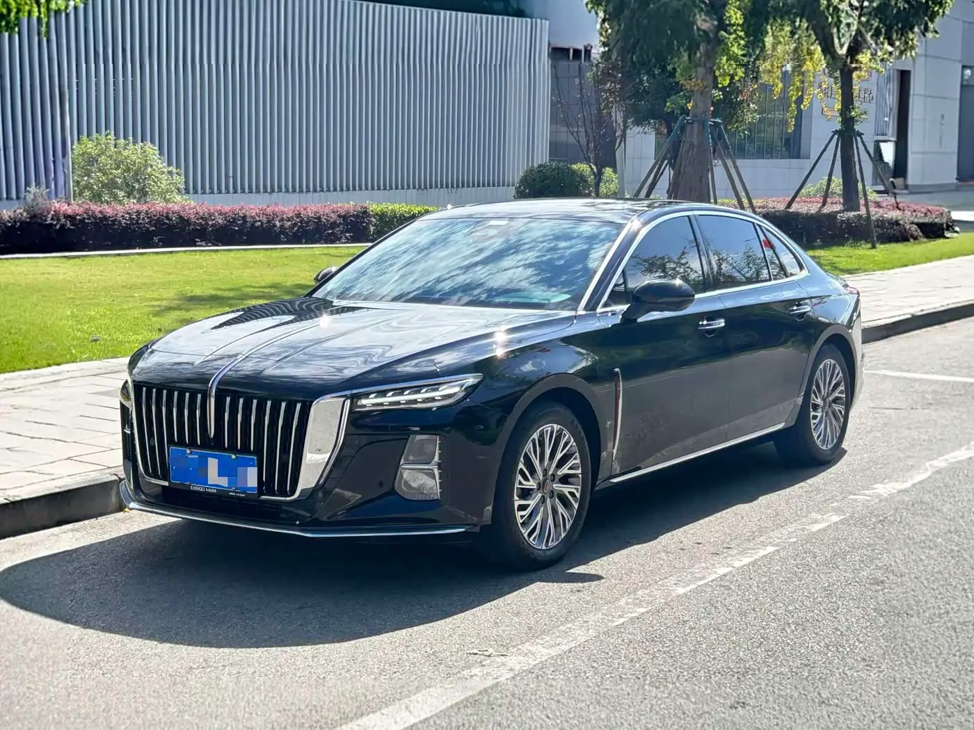 Hongqi H5 2023 — Фото 1/9