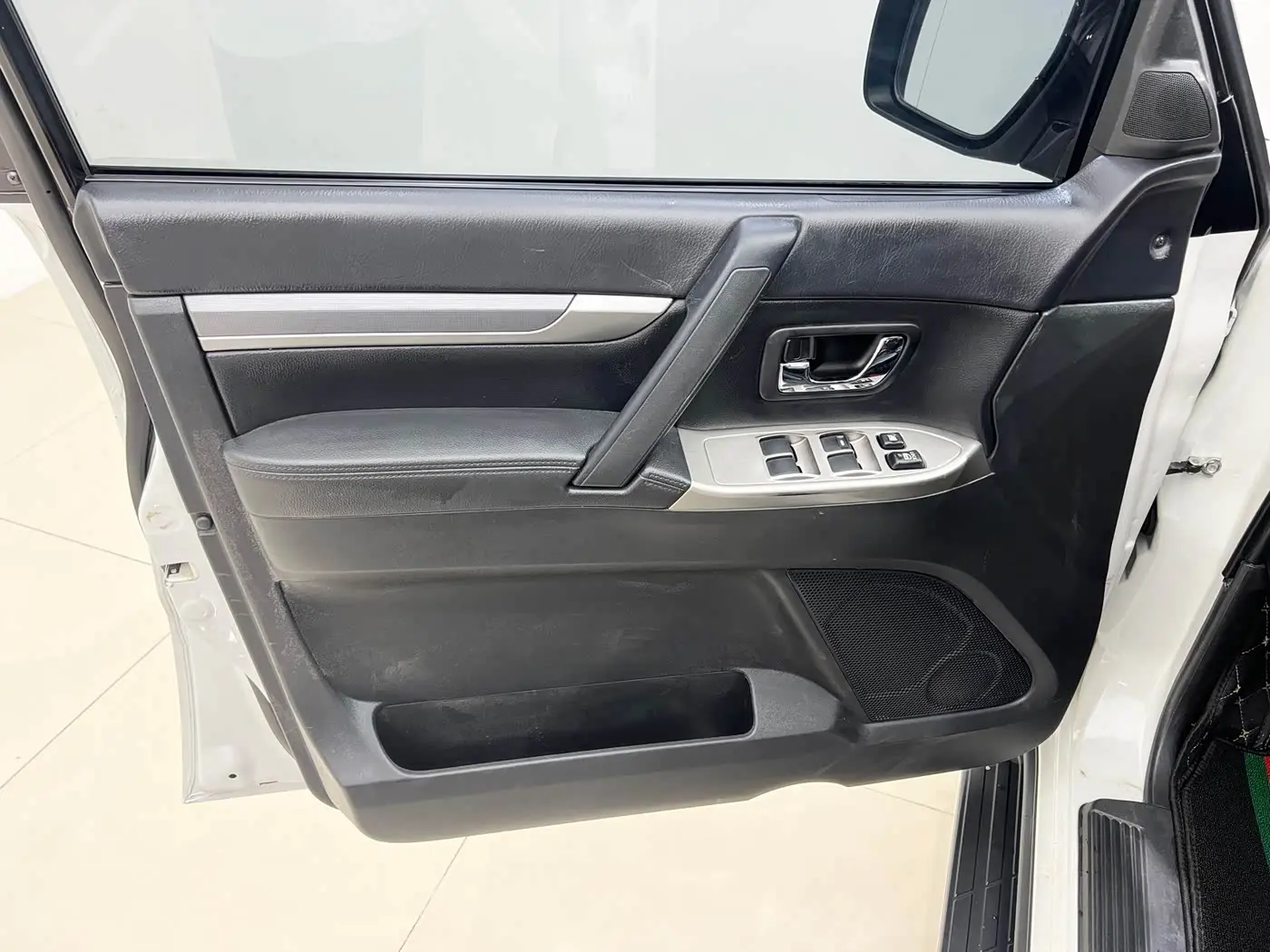 Mitsubishi Pajero 2018 — Şəkil 20/20