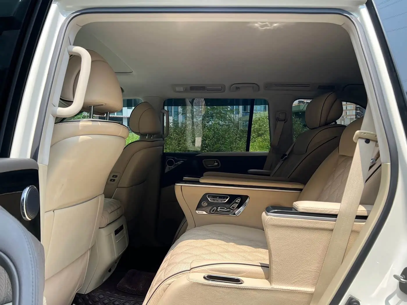 Nissan Patrol 2017 — Photo 12/18
