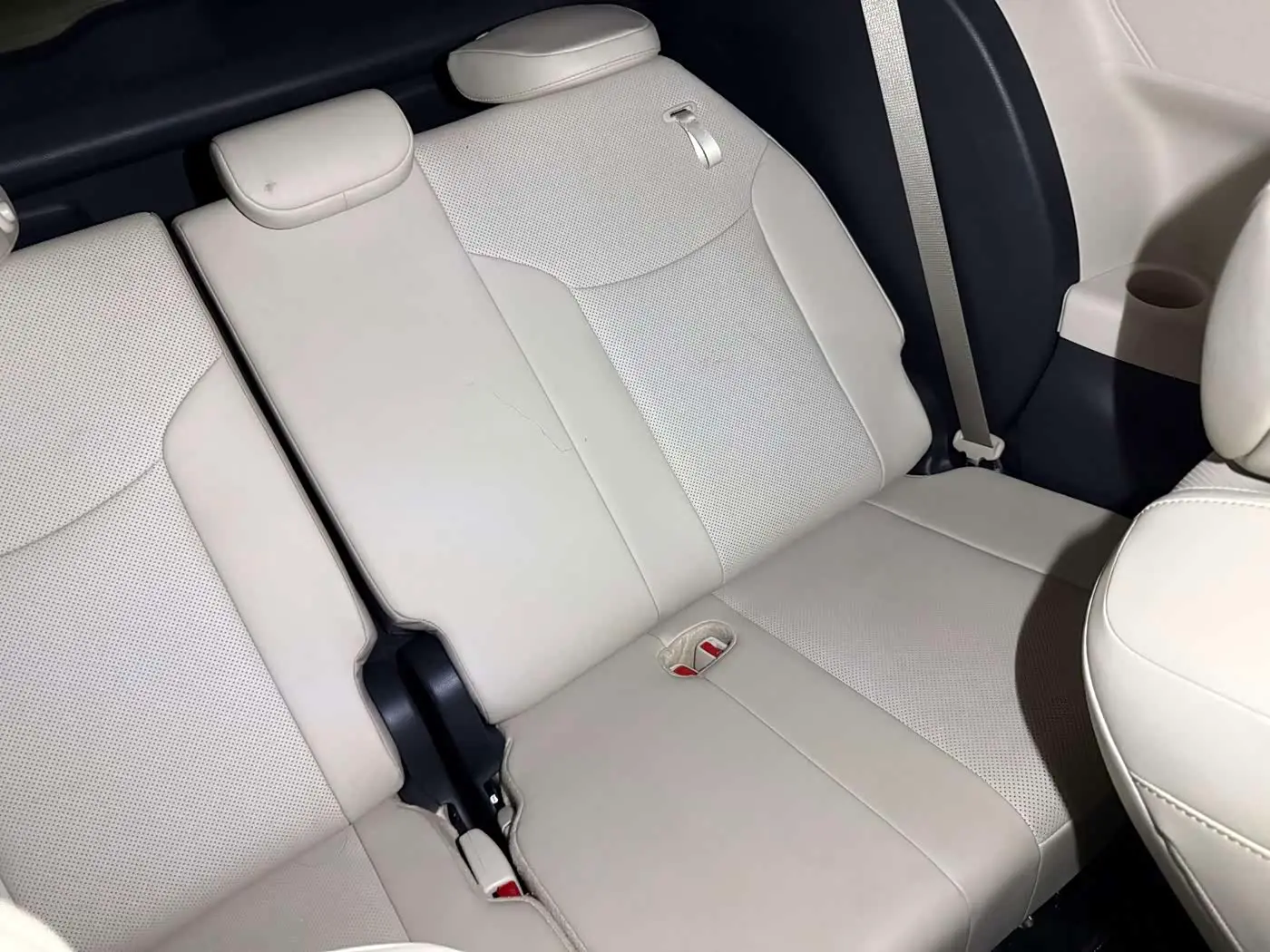 Toyota Granvia 2024 — Photo 11/12