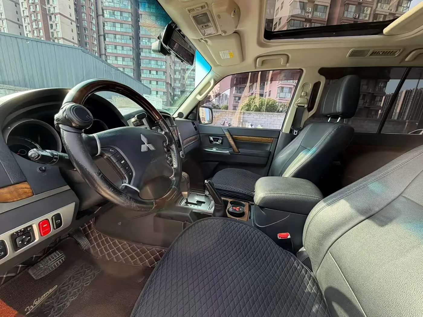 Mitsubishi Pajero 2018 — Şəkil 7/9