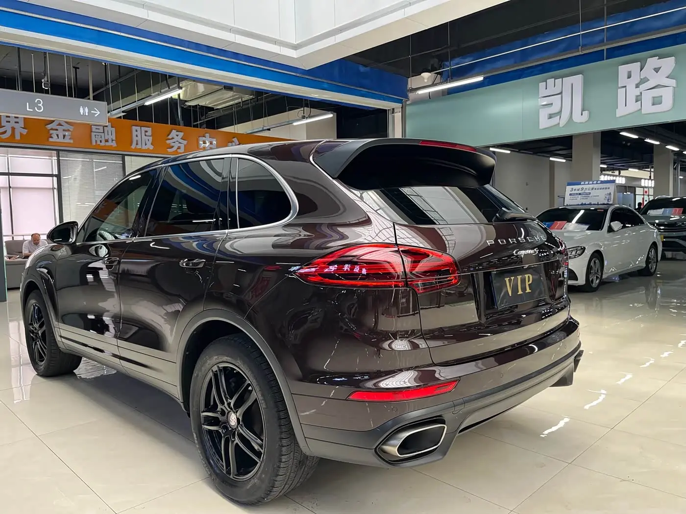 Porsche Cayenne 2017 — Фото 7/20