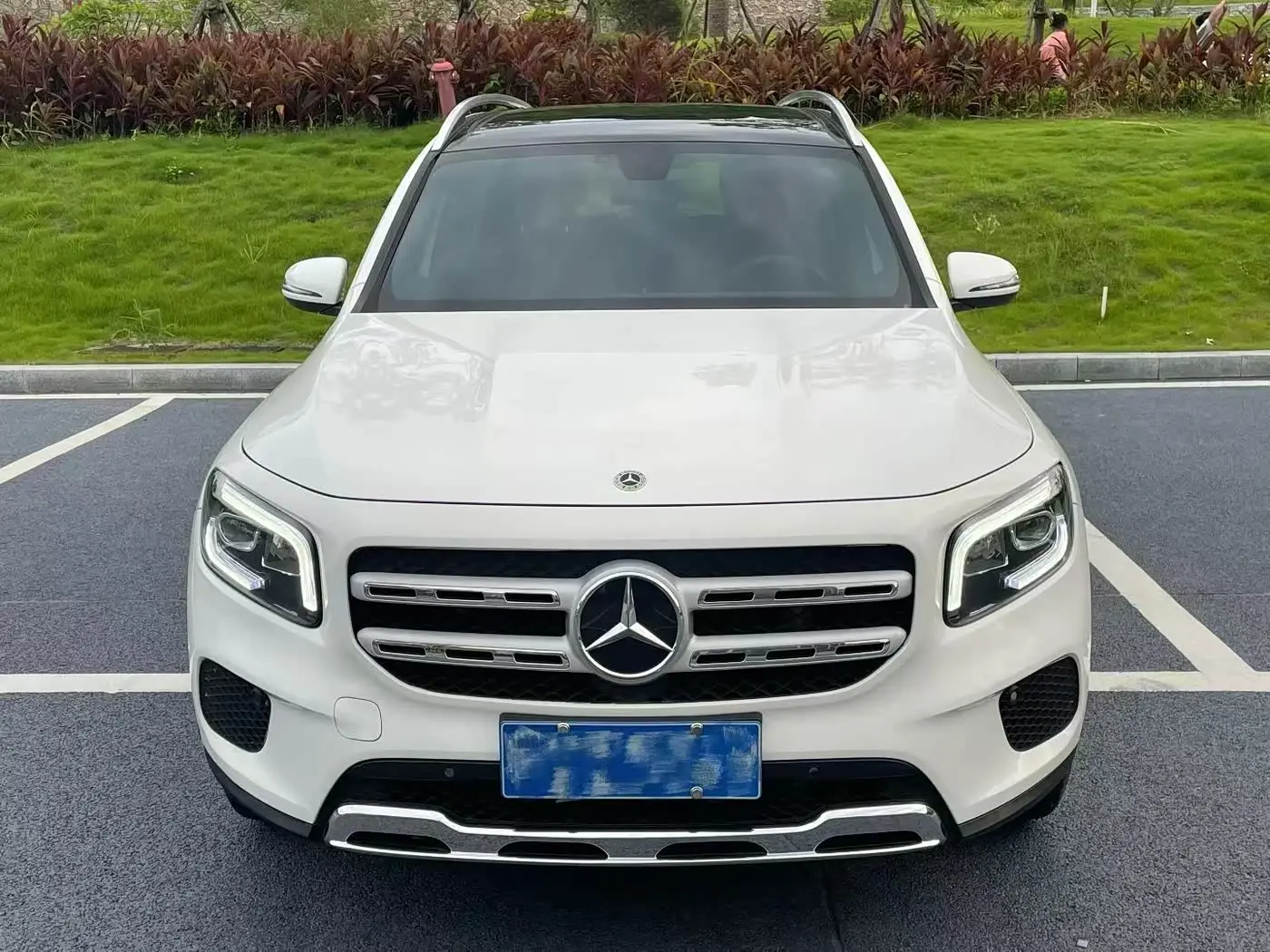 Mercedes-Benz GLB 2021 — Photo 2/9