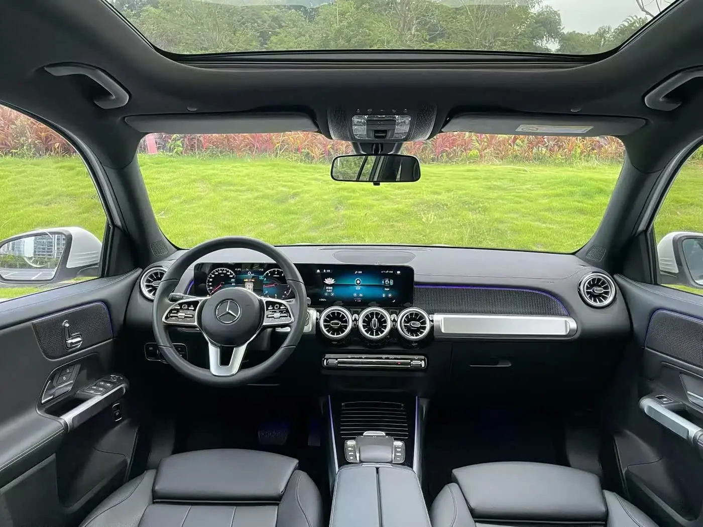 Mercedes-Benz GLB 2021 — Photo 8/9
