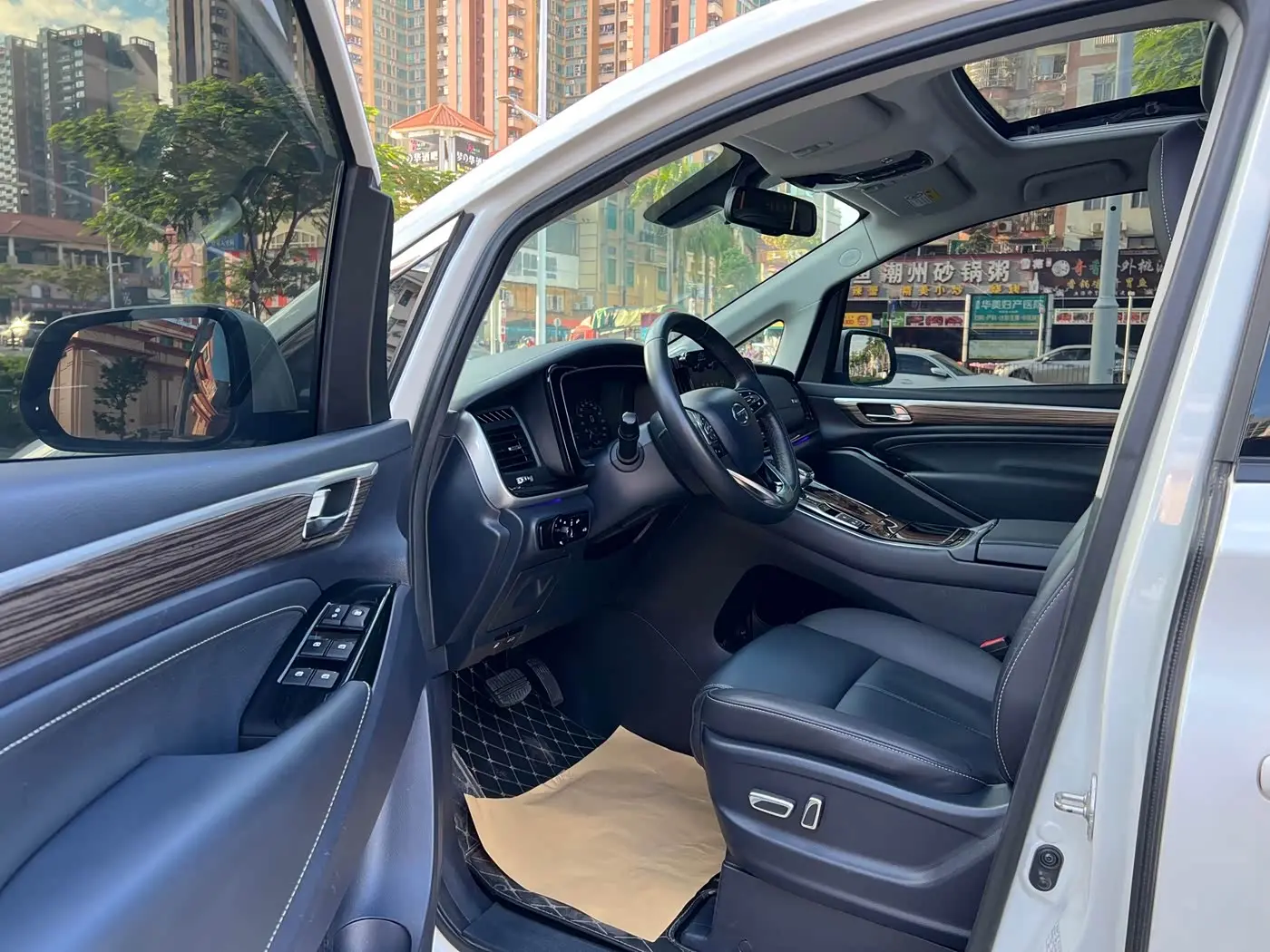 GAC Trumpchi Trumpchi M8 2022 — Фото 11/19