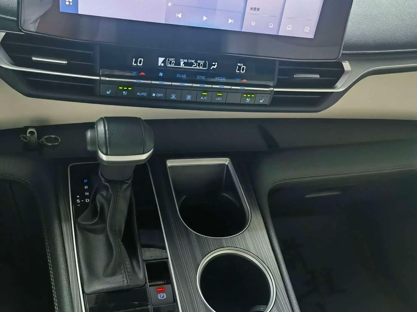 Toyota Sienna 2023 — Şəkil 12/16