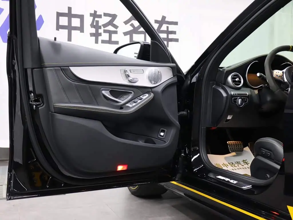 Mercedes-Benz C-Class AMG 2022 — Photo 6/20