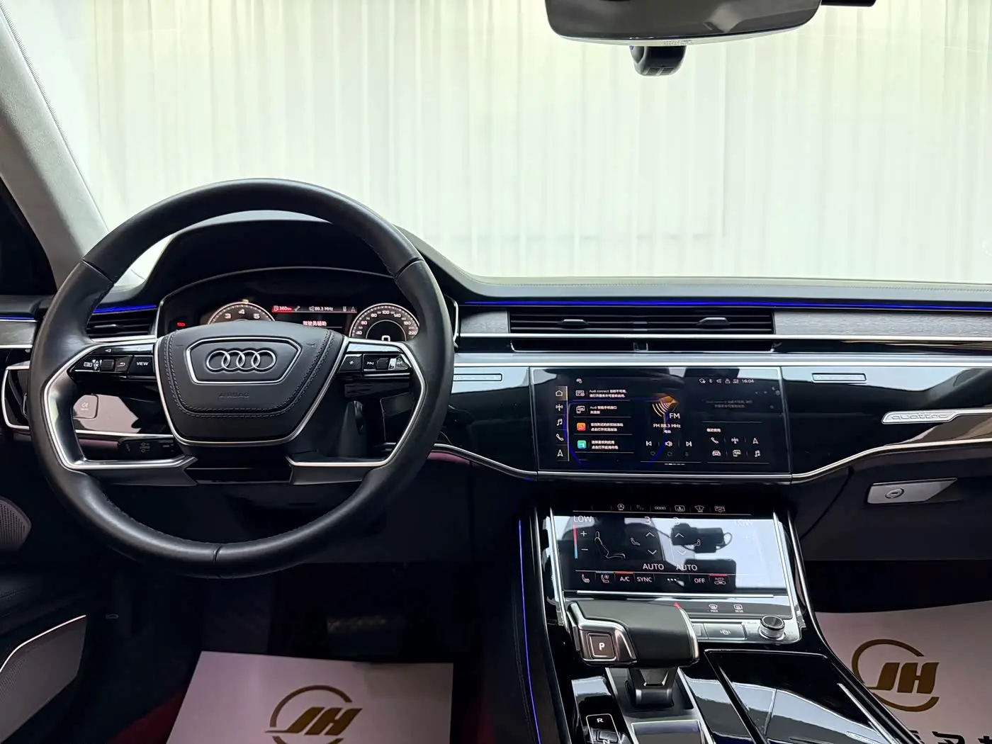 Audi A8 2022 — Фото 11/16