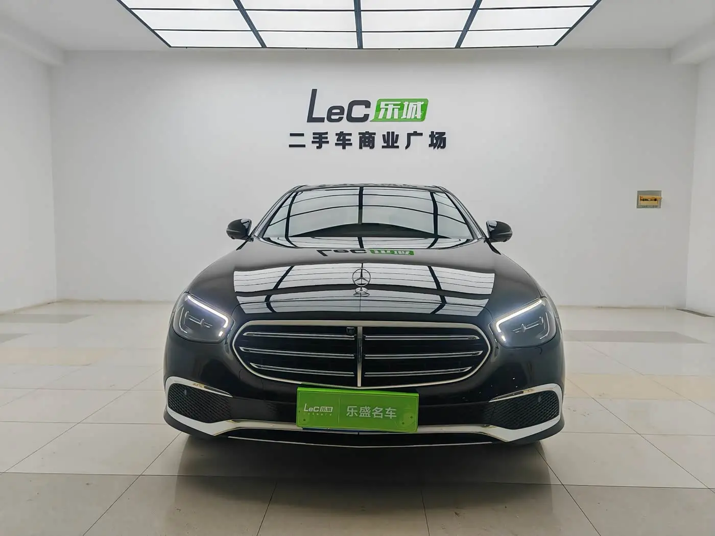 Mercedes-Benz E-Class 2021 — Photo 3/17