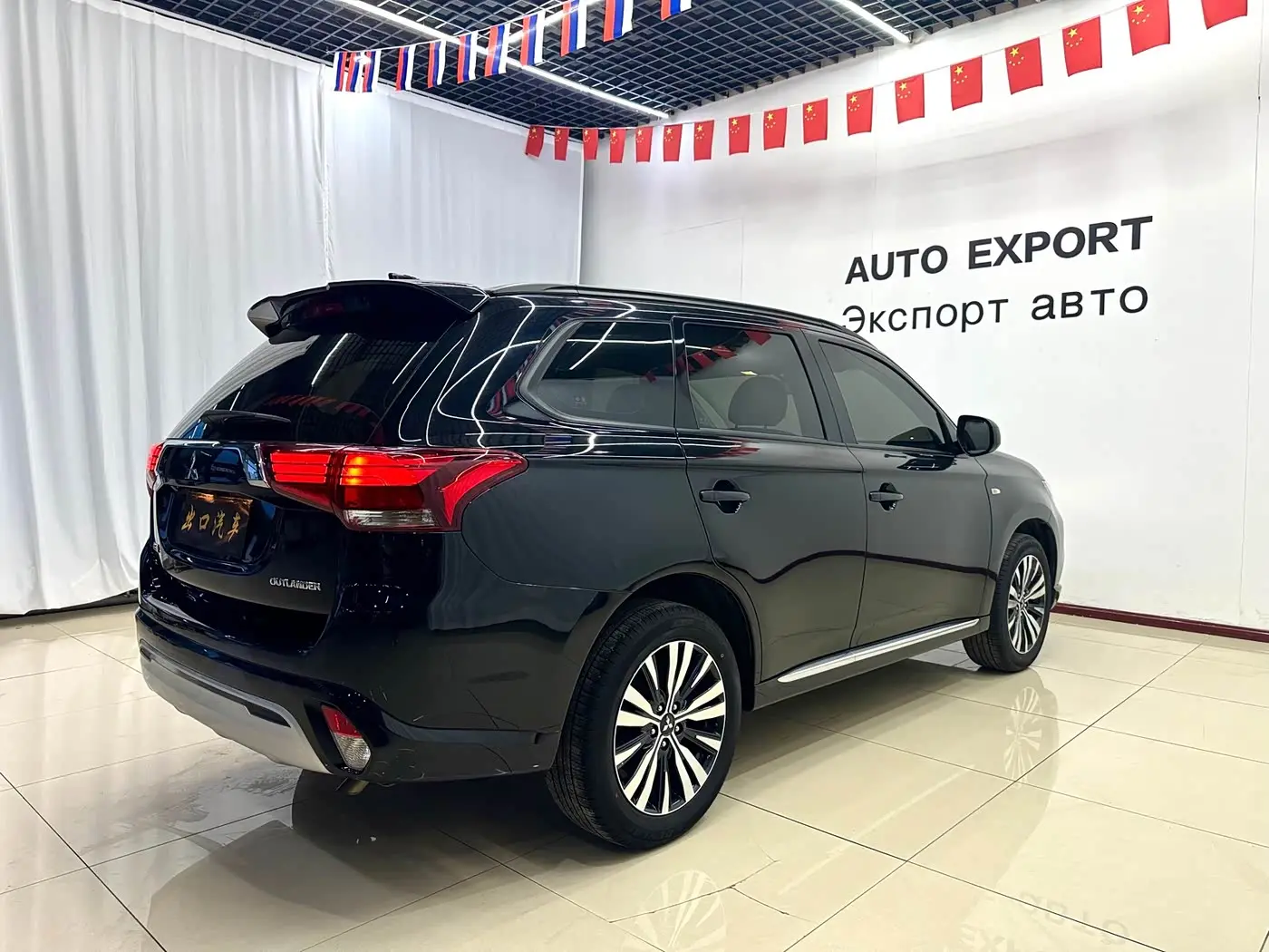 Mitsubishi Outlander 2023 — Фото 4/17