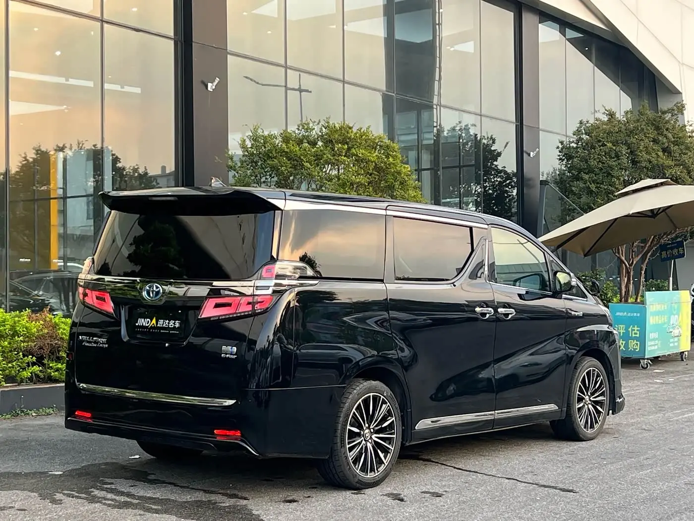 Toyota Vellfire 2021 — Photo 9/9