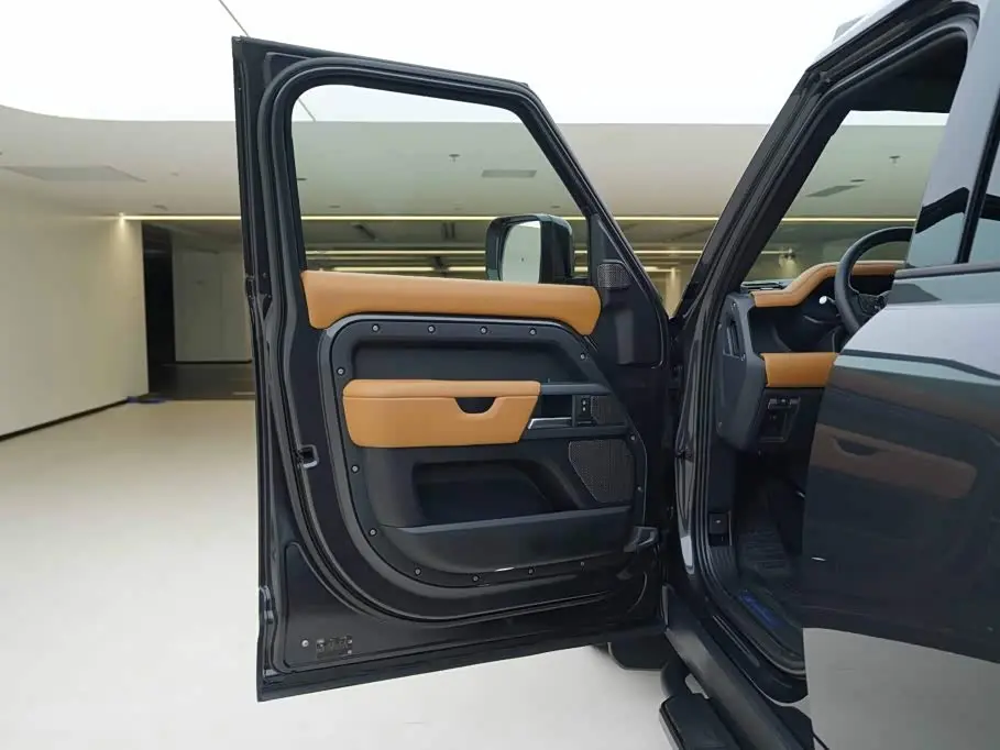 Land Rover Defender 2023 — Şəkil 14/18