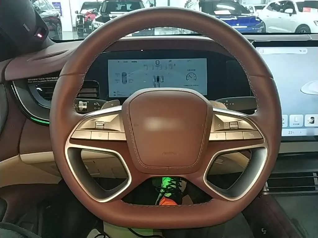 BYD Seal 07 DM-i 2025 — Фото 11/20