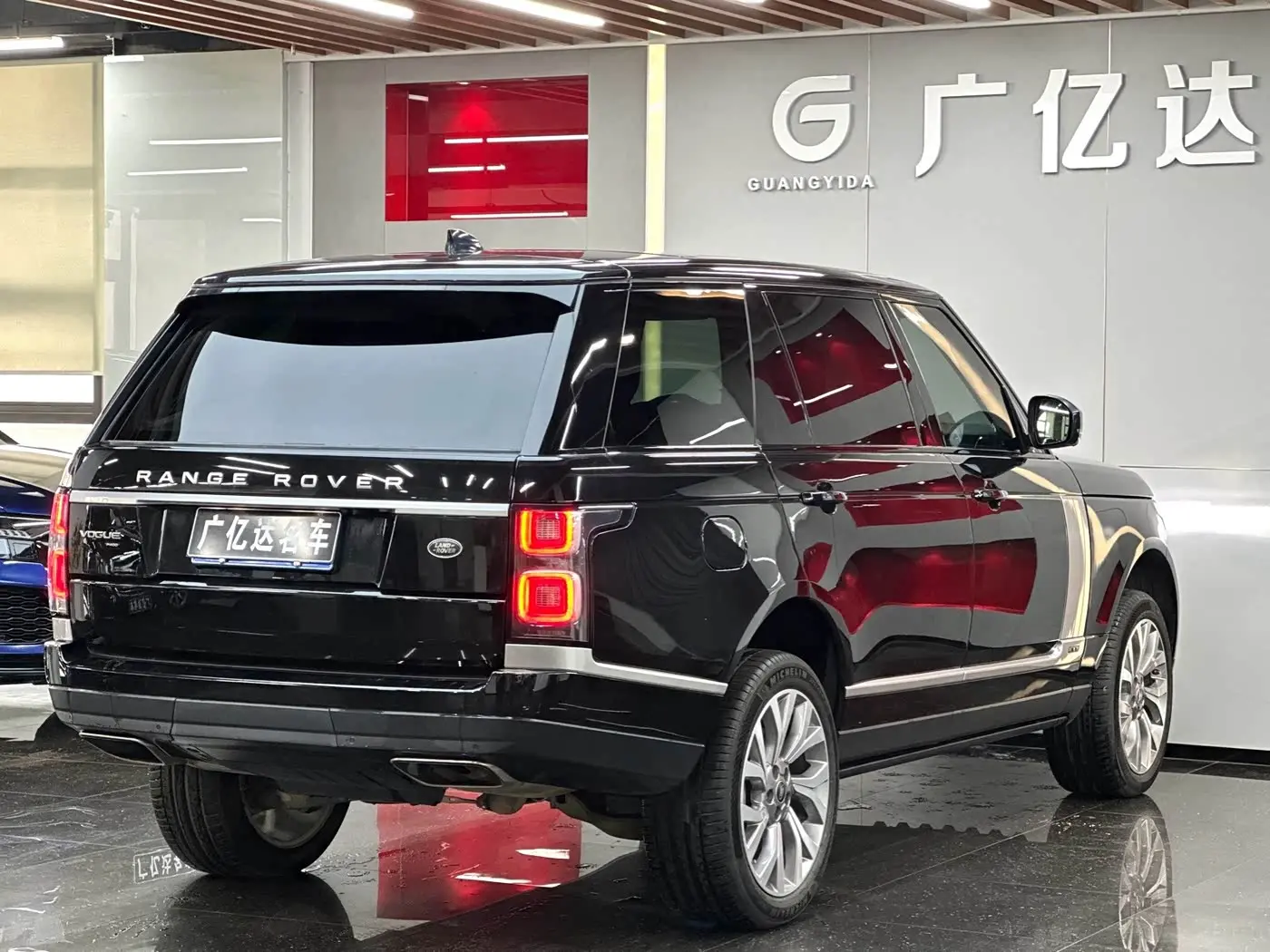 Land Rover Range Rover 2021 — Фото 20/20