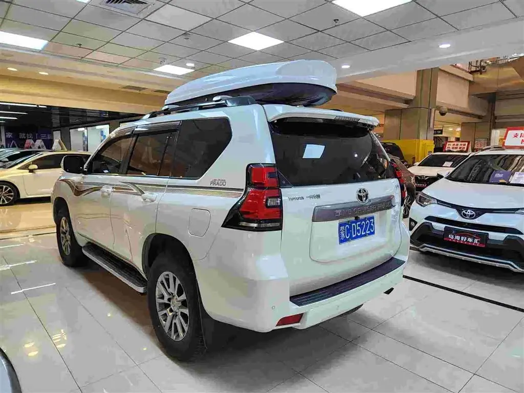 Toyota Prado 2018 — Photo 8/20