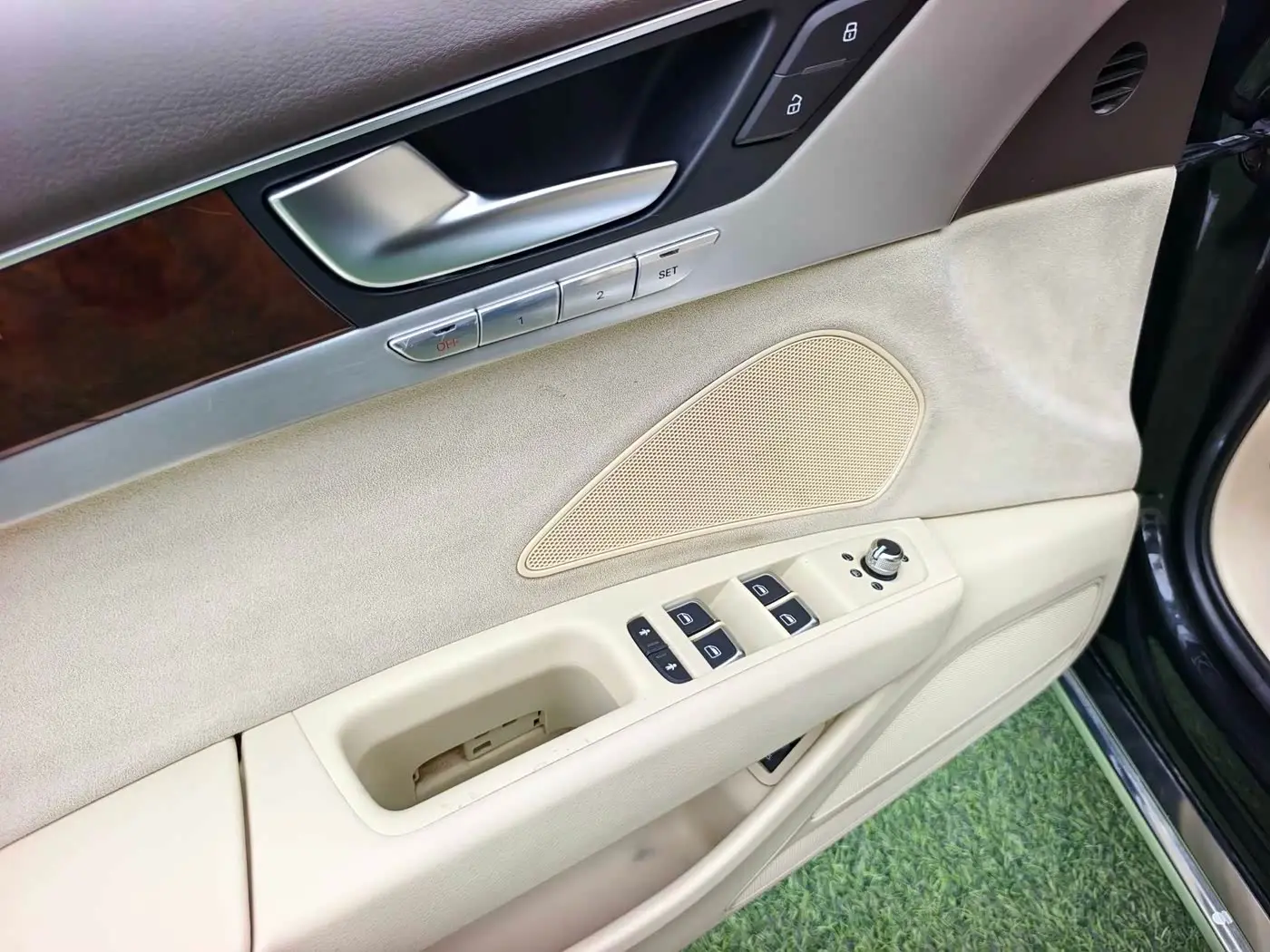Audi A8 2013 — Photo 5/20