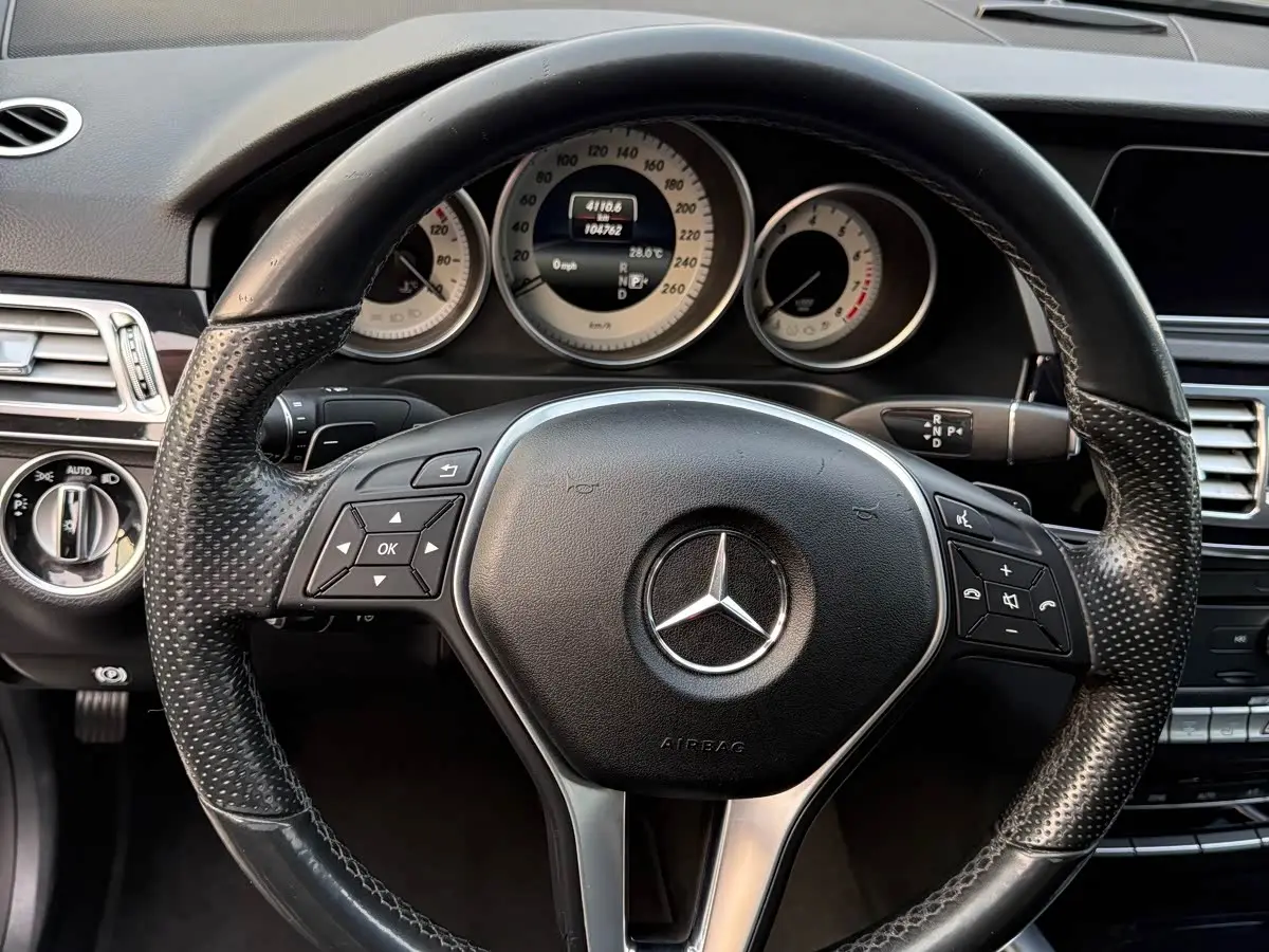 Mercedes-Benz E-Class 2015 — Фото 7/10