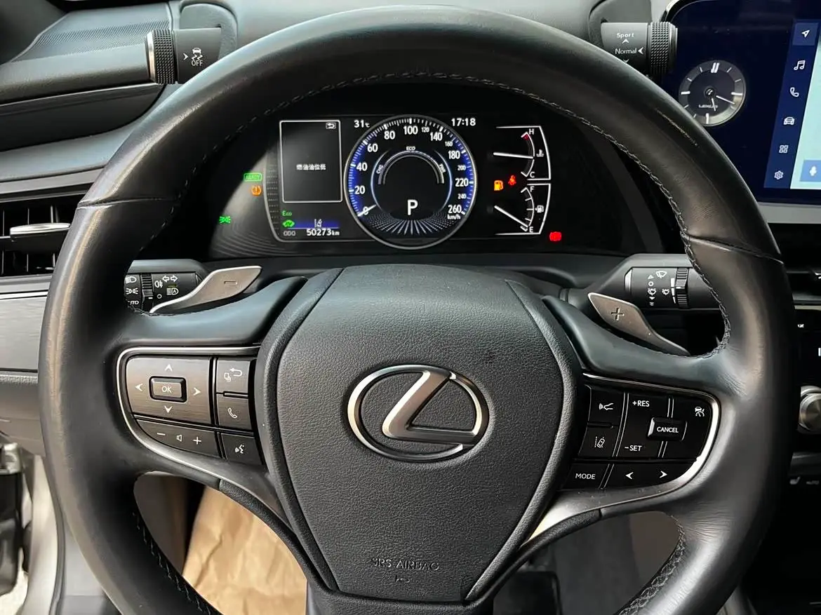 Lexus ES 2023 — Фото 17/20