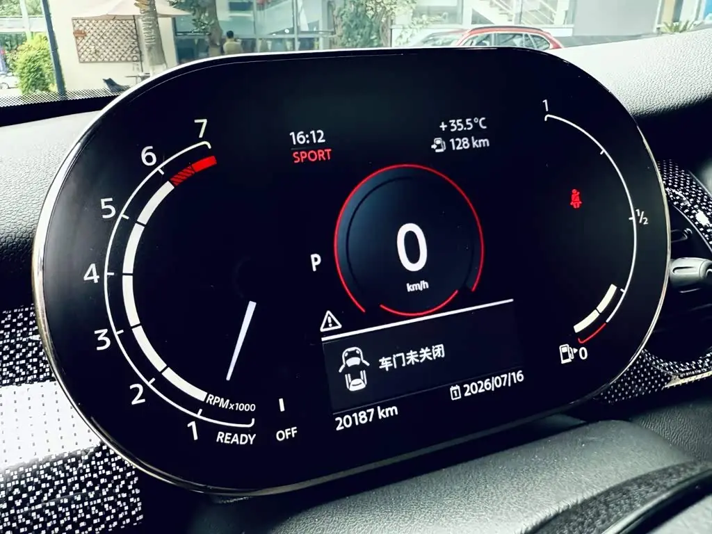 MINI MINI 2021 — Photo 9/17