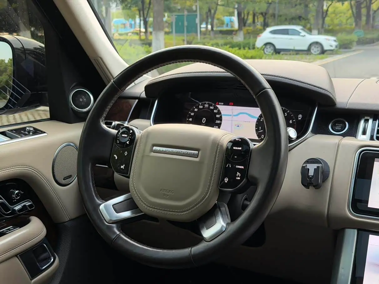 Land Rover Range Rover 2020 — Photo 7/18