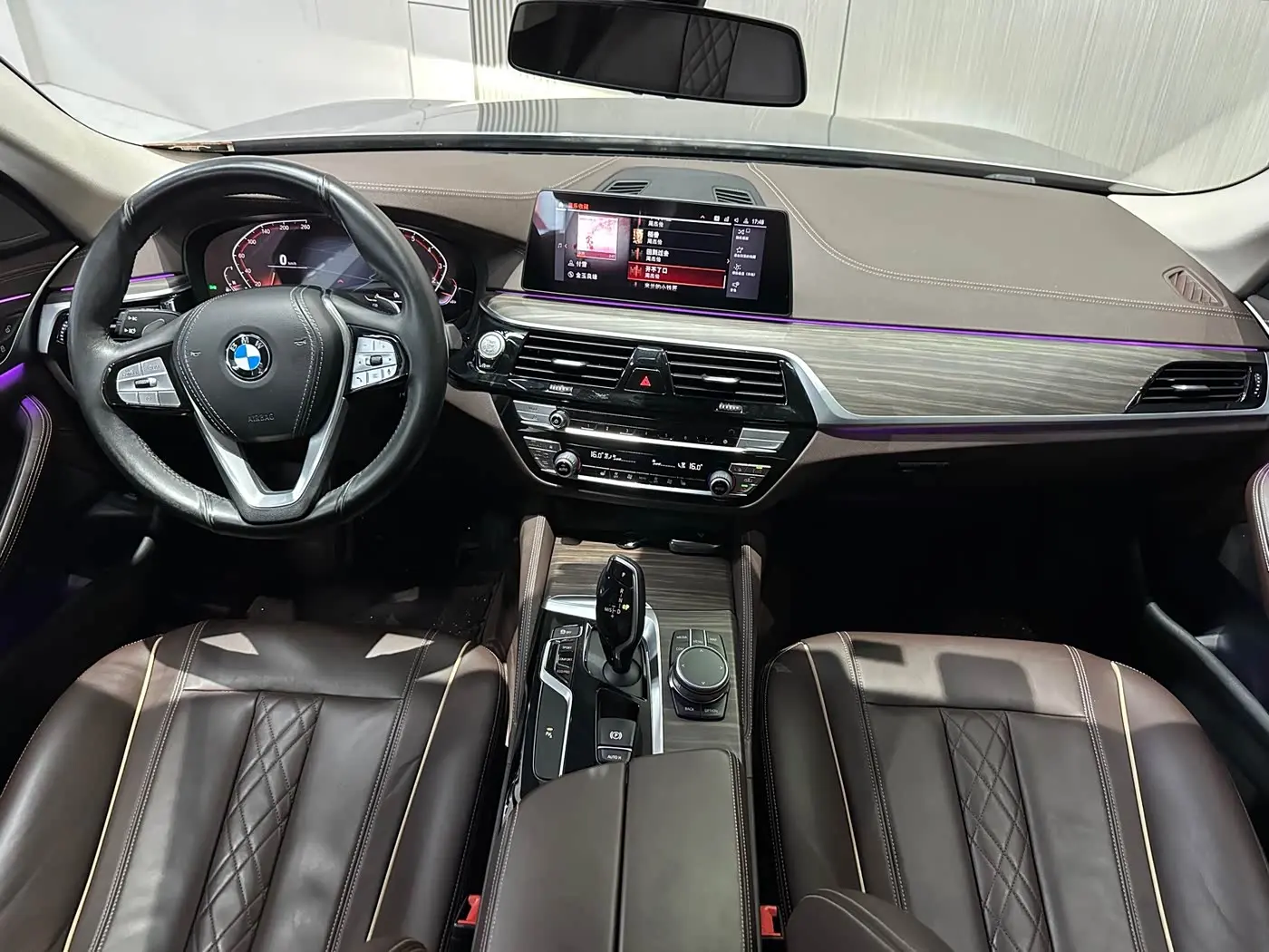 BMW 5 Series 2019 — Şəkil 10/10