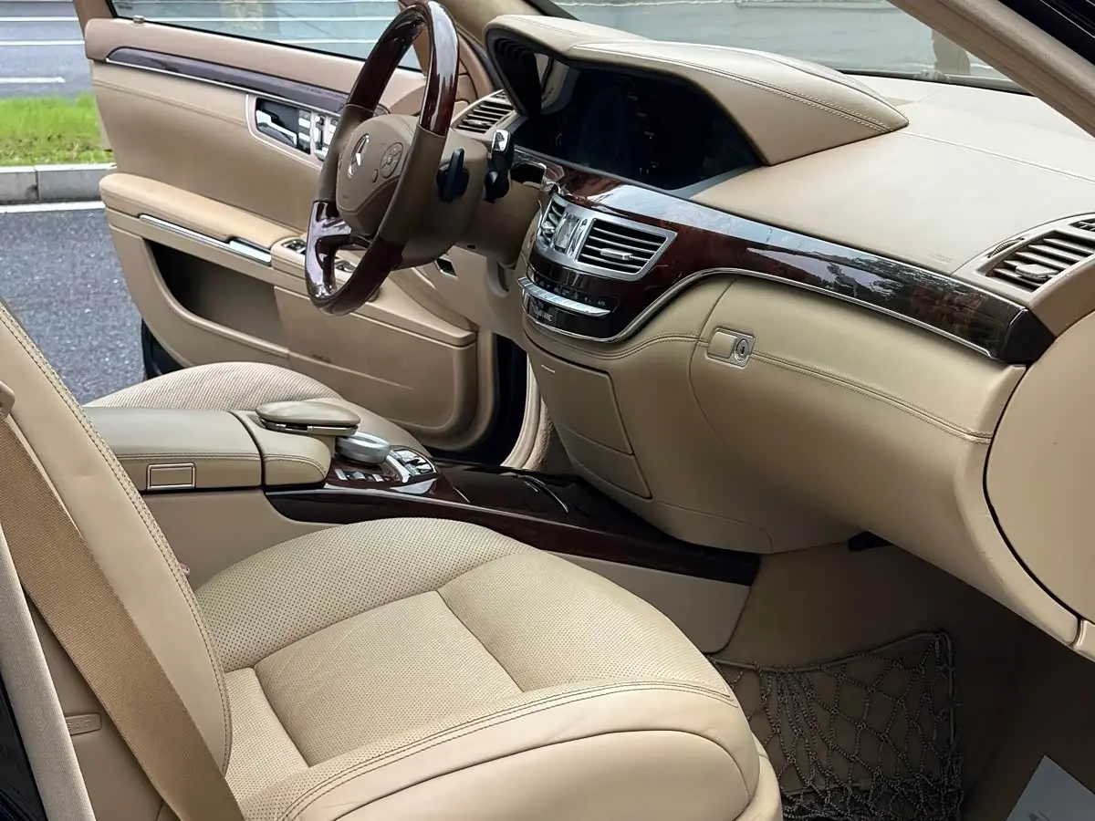 Mercedes-Benz S-Class 2012 — Photo 8/20