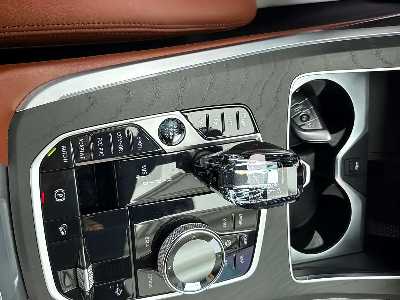BMW X7 2021 — Фото 10/11