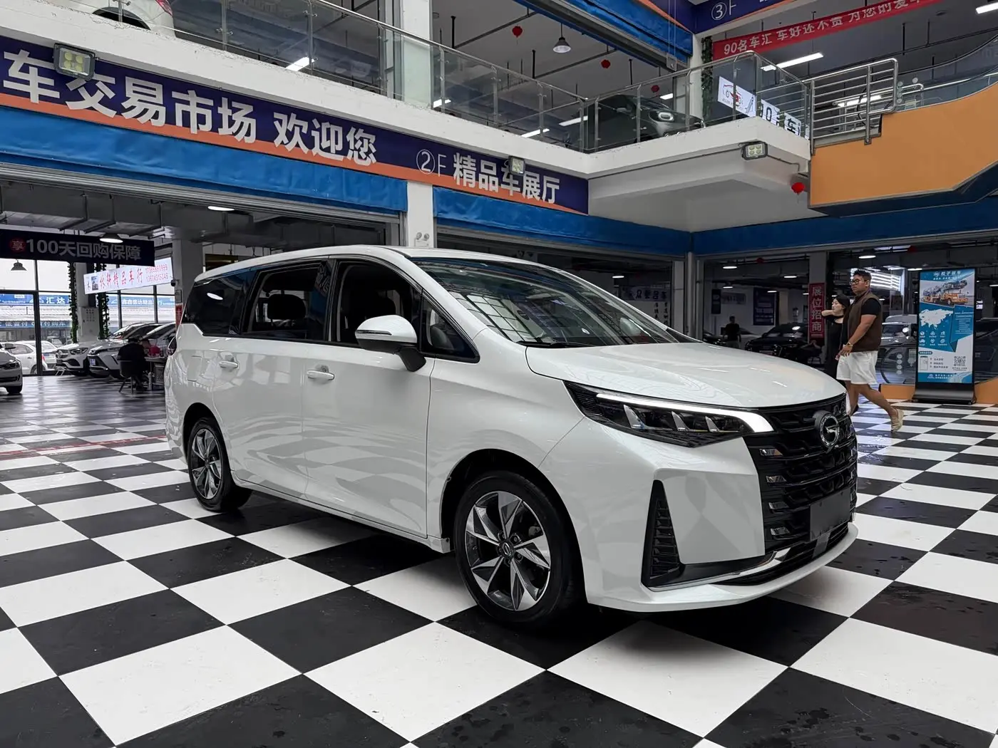 GAC Trumpchi Trumpchi M6 2022 — Photo 3/20